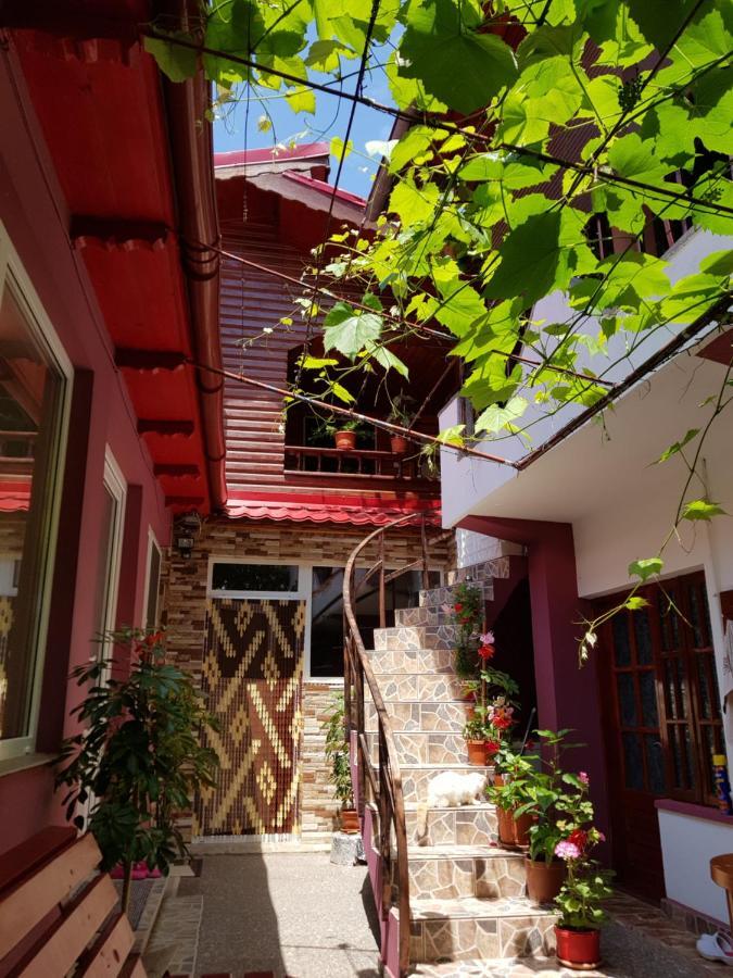 Отель Casa Simona Доуэ-Май Экстерьер фото